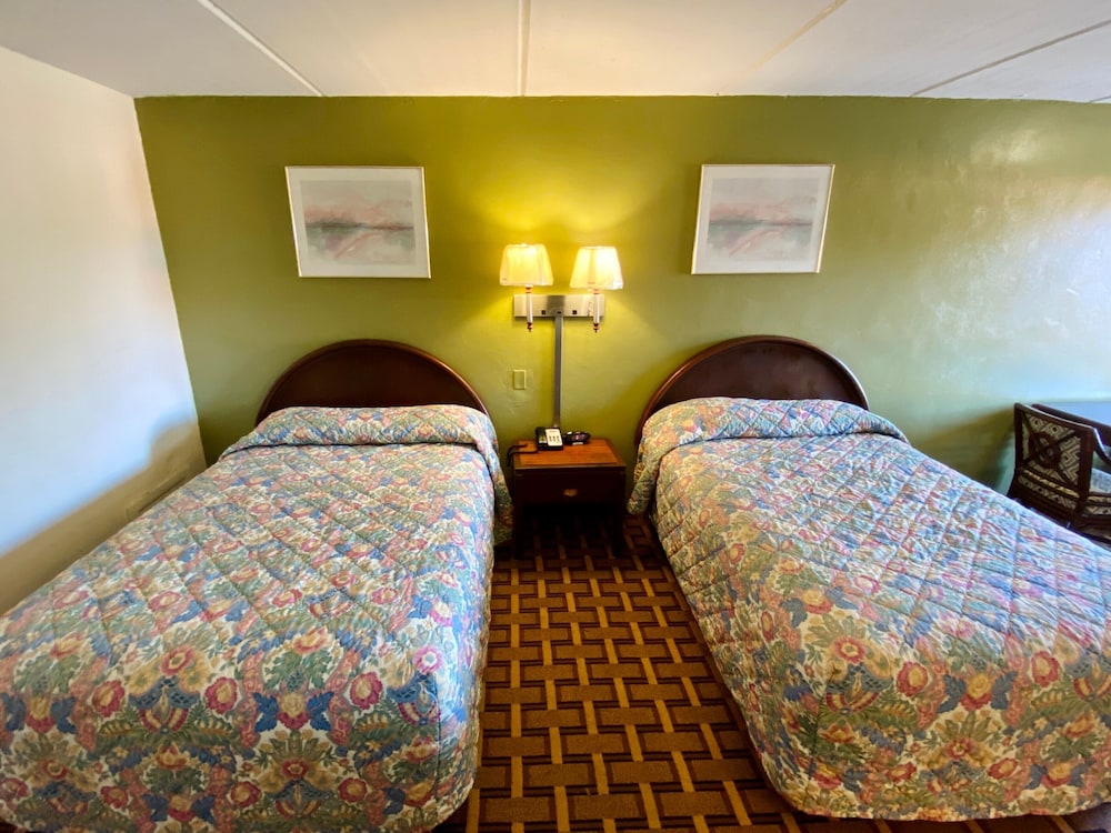 Room, 2 Double Beds, Kitchenette photo 1