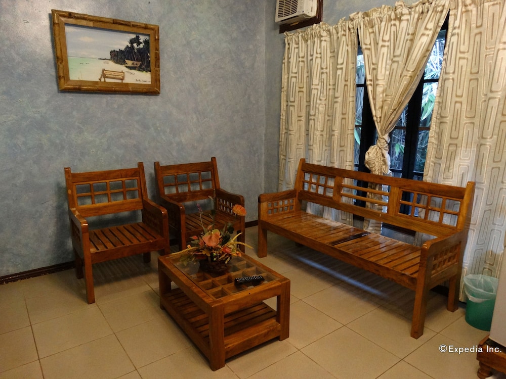 Beachfront Suite photo 2