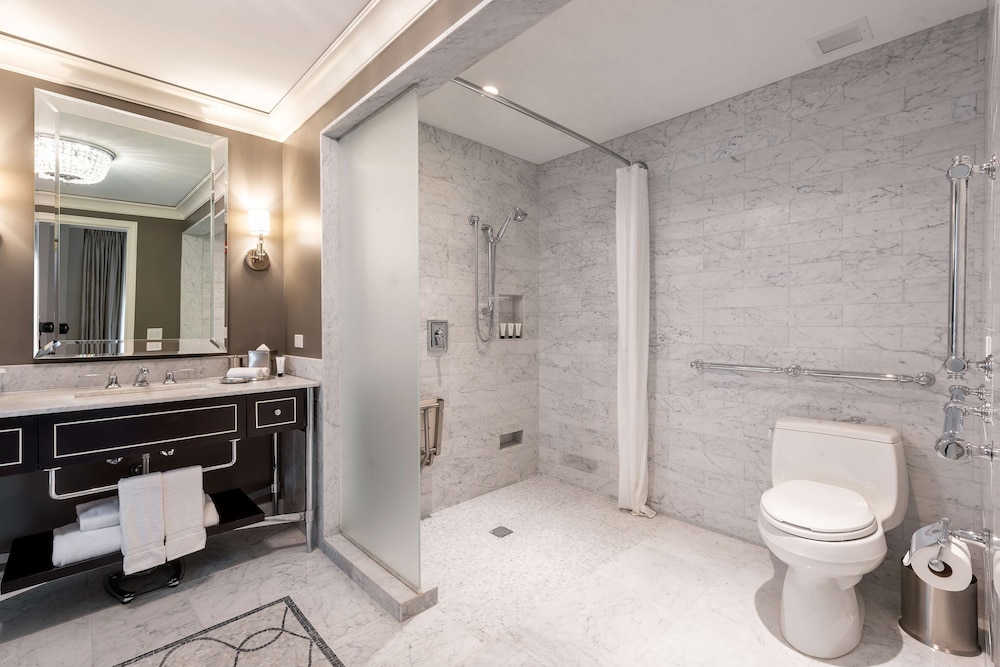 Waldorf Suite, Junior Suite, 1 King Bed, Accessible - Photo 8