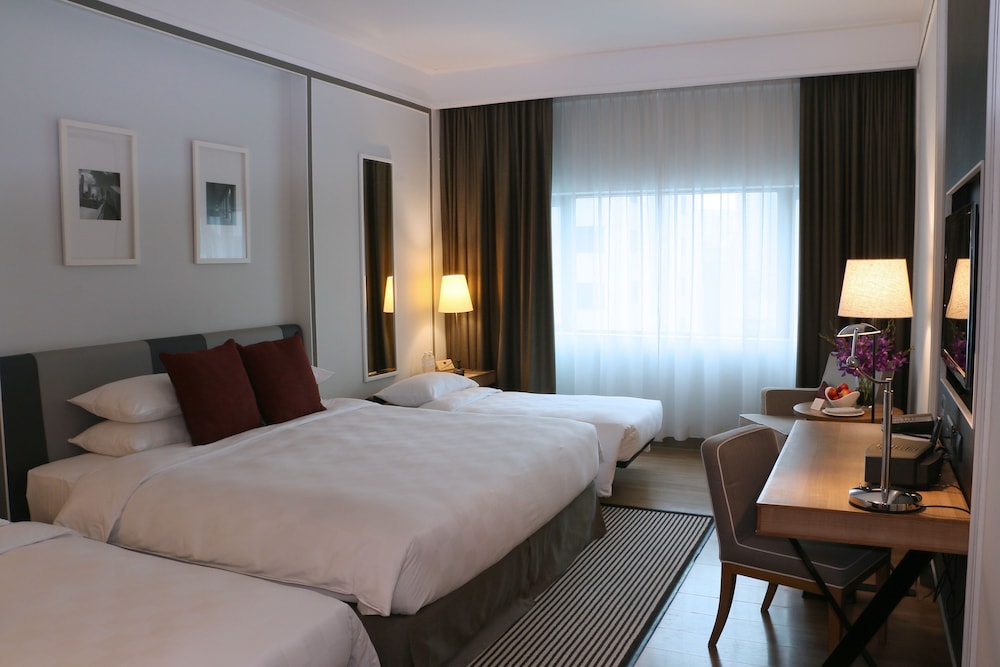 Premier Family Room ( 1 Super King Bed and 1 Single Sofa Bed)