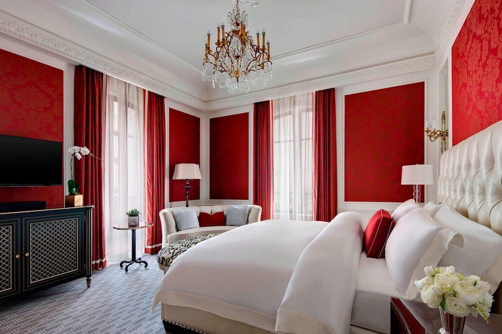 Suite, 1 Bedroom, Roll-in Shower (Butler Service Included)