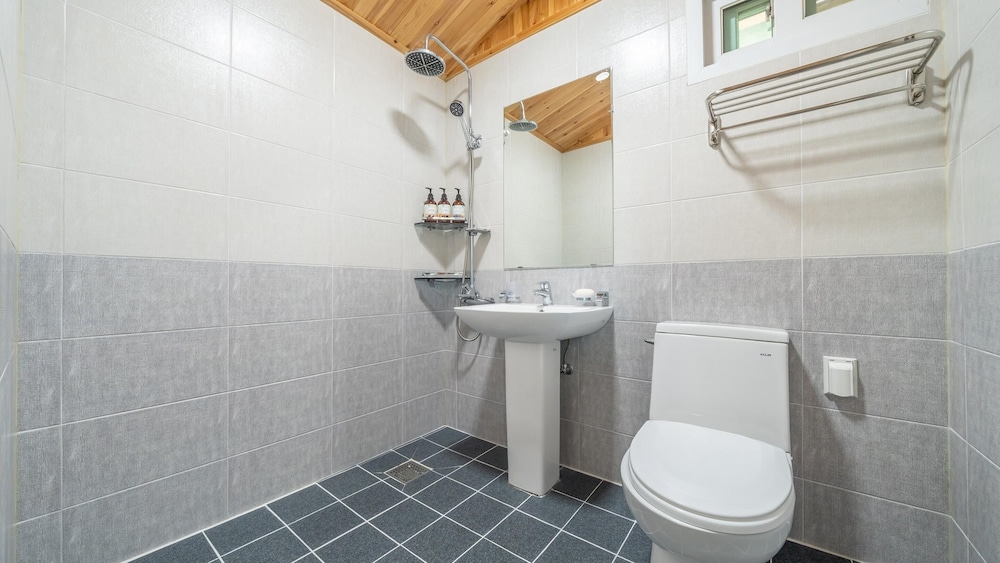 Basic Room, 1 Bedroom (Room 103) - Photo 6