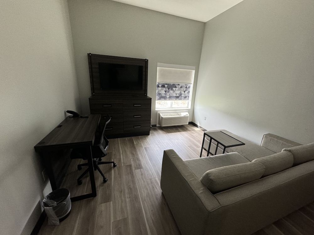 Presidential Suite, 1 King Bed, Non Smoking photo 2