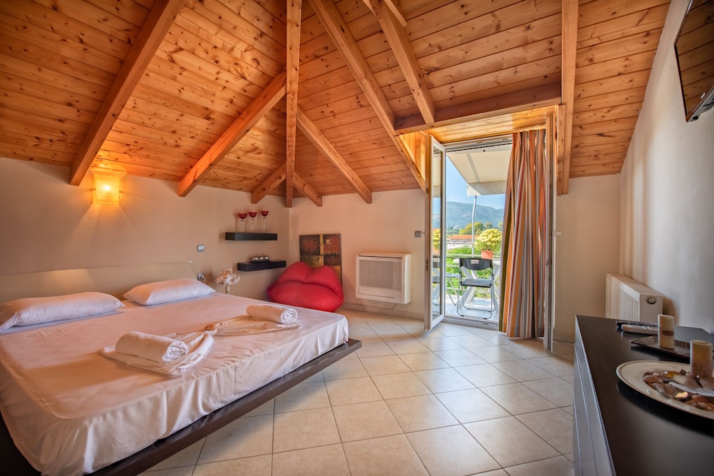 Apartment, 3 Bedrooms, Smoking, Balcony