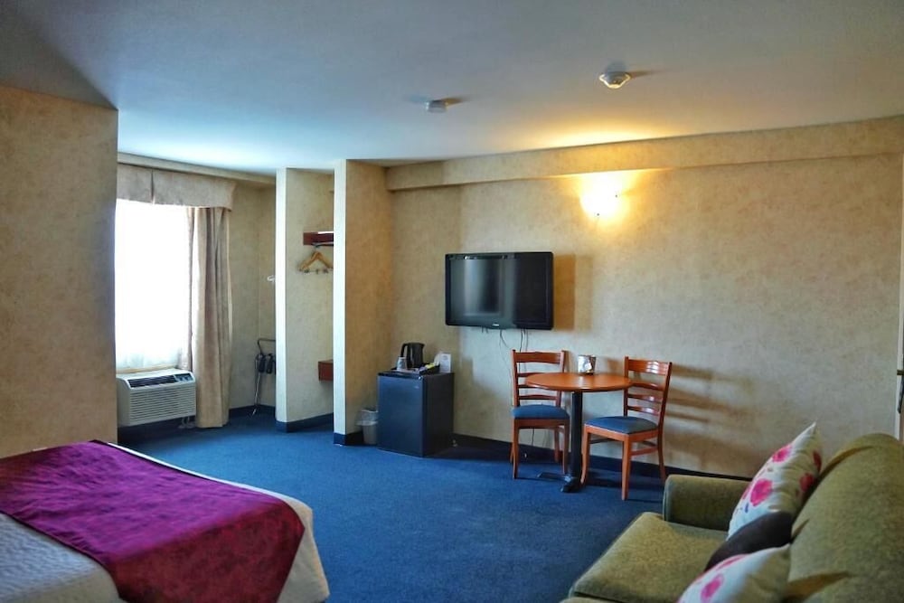 Deluxe Room, 1 Queen Bed with Sofa bed, Non Smoking