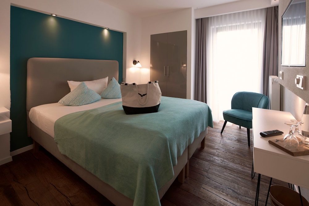 Junior Double Room, 1 Queen Bed photo 2