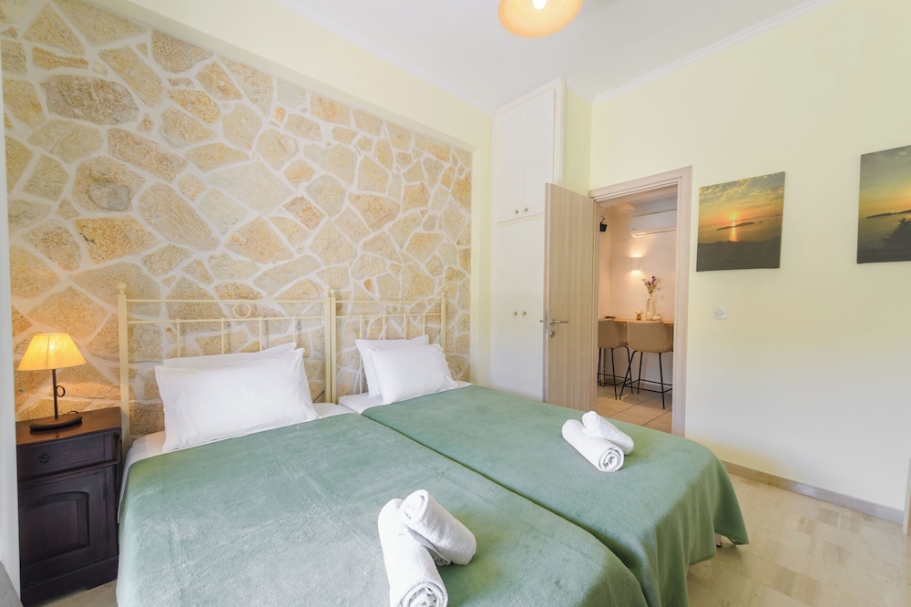 Apartment, 2 Bedrooms, Smoking, Balcony