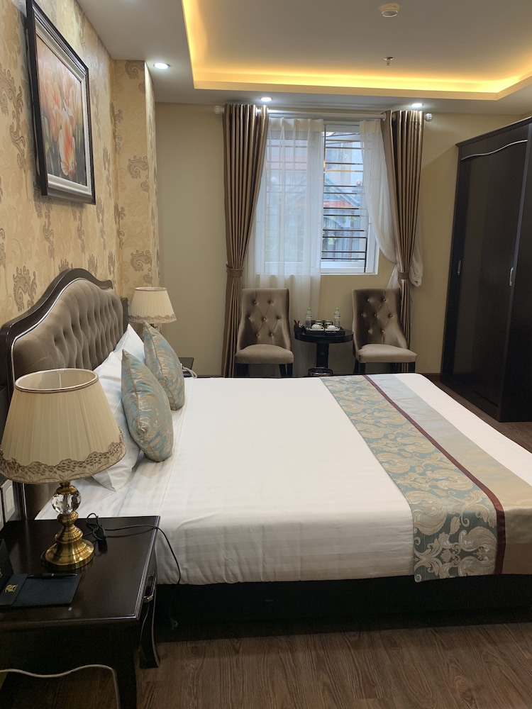 Deluxe Room - Photo 5