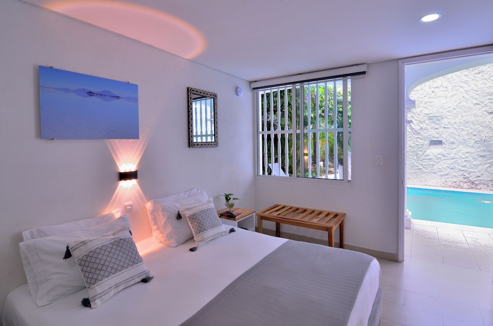 Classic Double Room, Pool View