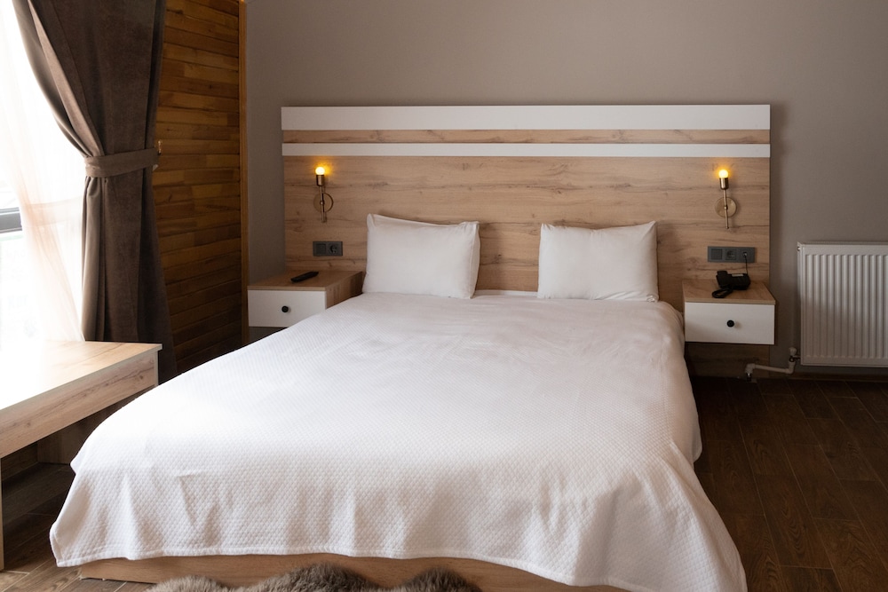 Basic Double Room, Mountain View photo 1