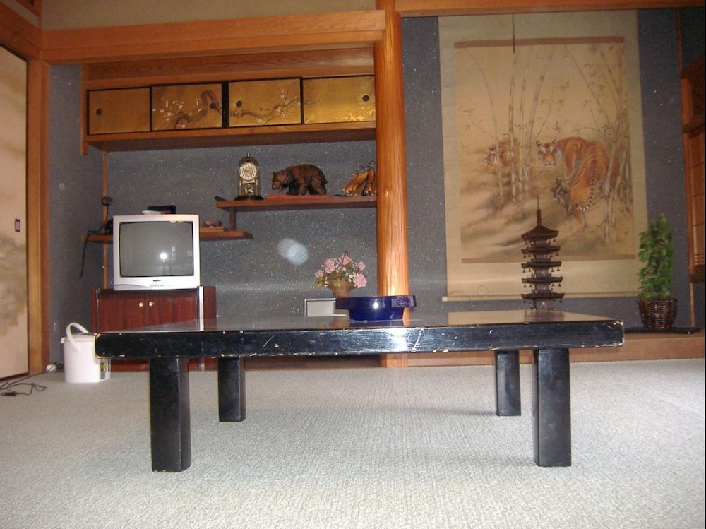 Goban, Japanese Style Room With Shared Bathroom, Up To 8 People