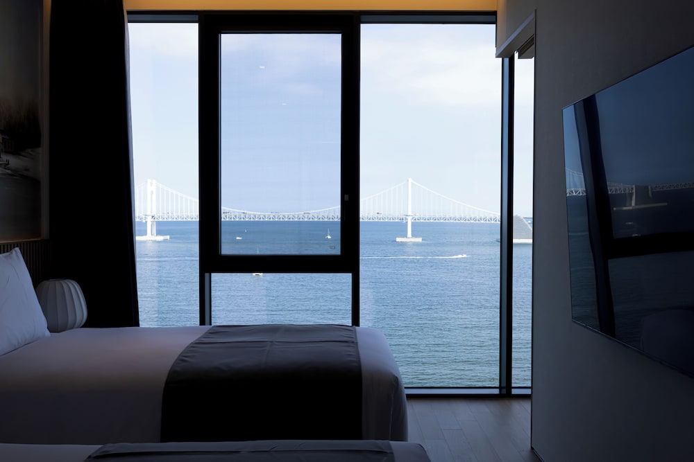 Junior Suite - Front Ocean View
