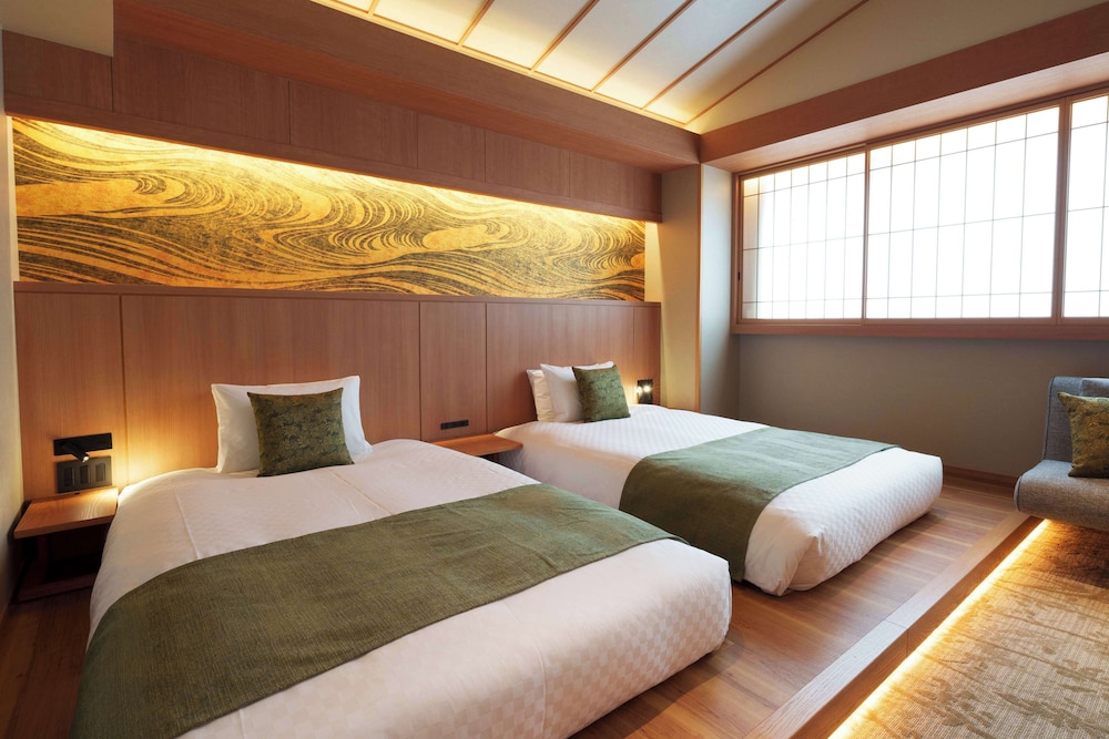 Deluxe Room, 2 Double Beds, Non Smoking, Bathtub,Ceiling height 3m(with Single Sofabed) - Photo 9