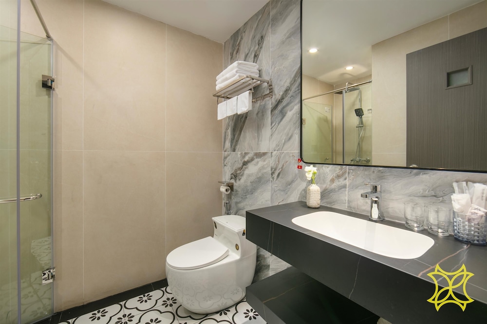 Deluxe Triple Room photo 2