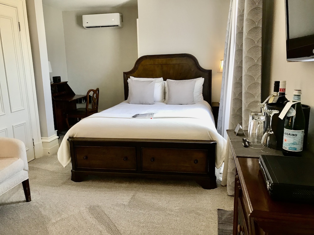Classic Studio Room, 1 Queen Bed