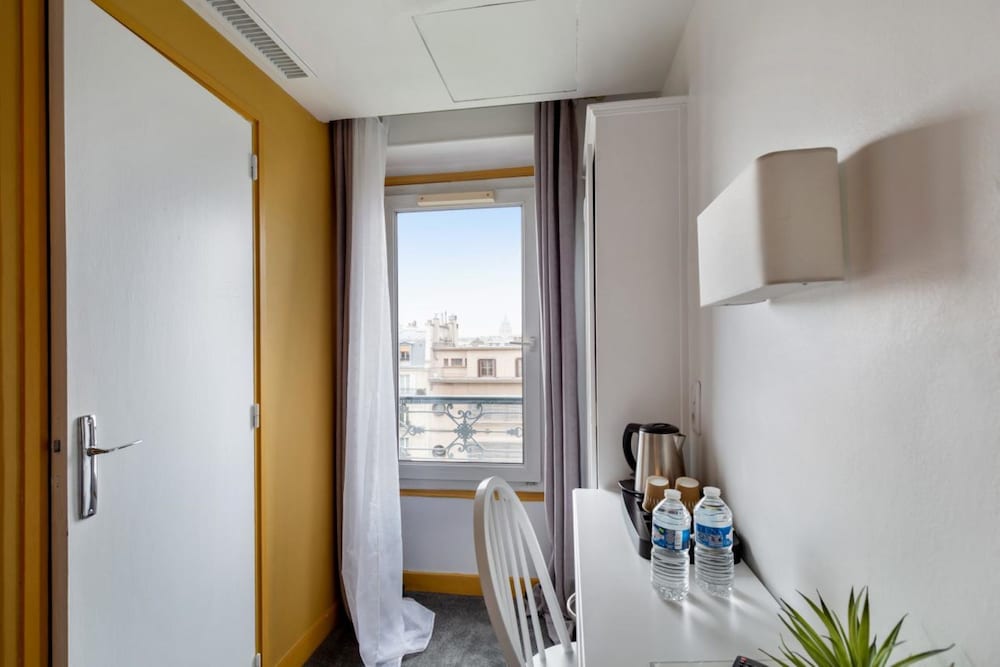 Standard Double or Twin Room photo 3