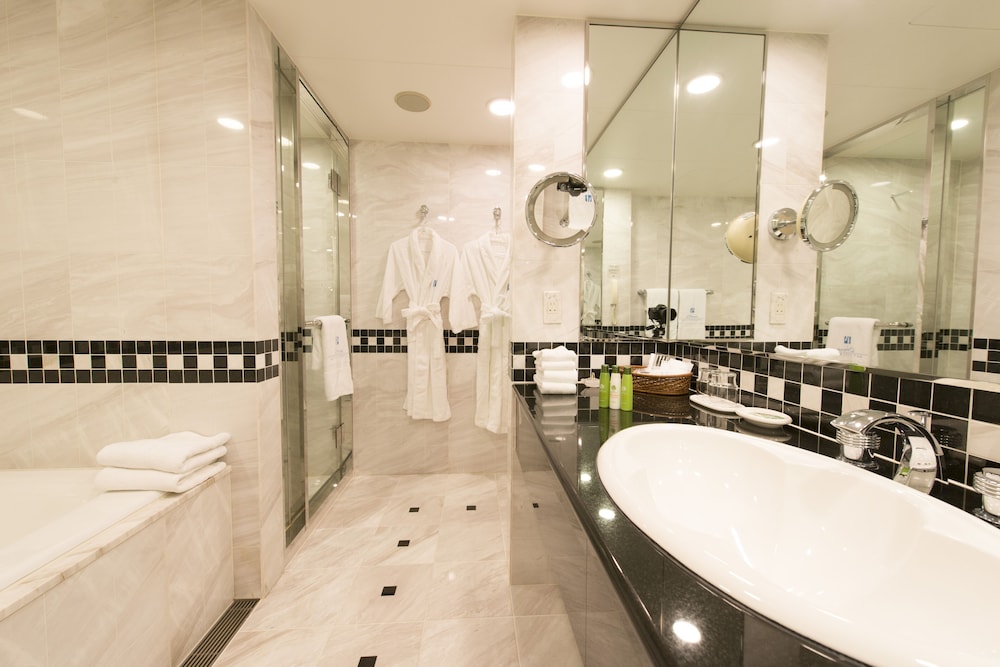 Suite Room - Photo 6