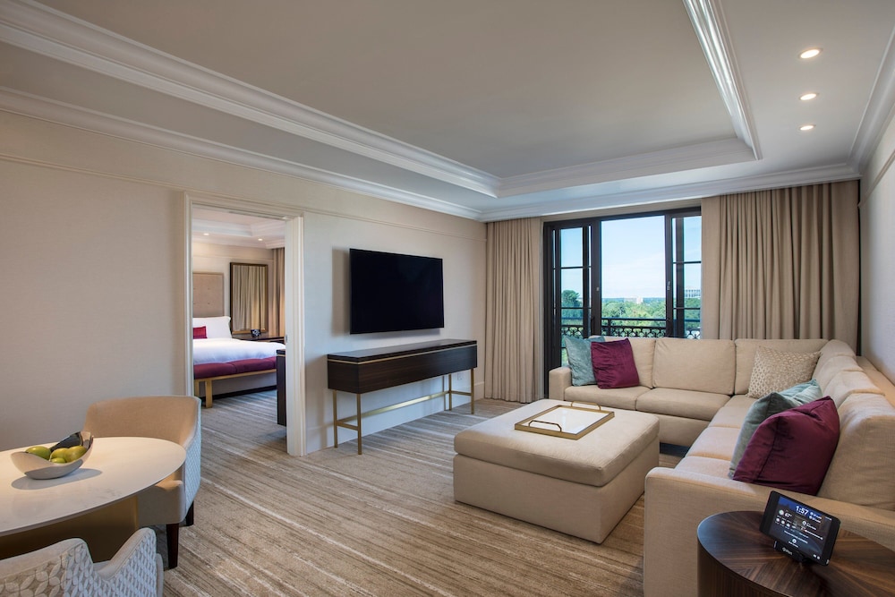 Suite, 1 King Bed, Corner (St. Regis) - Photo 1