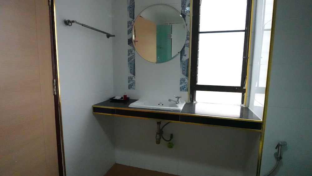 Deluxe Triple room with Balcony - Photo 6