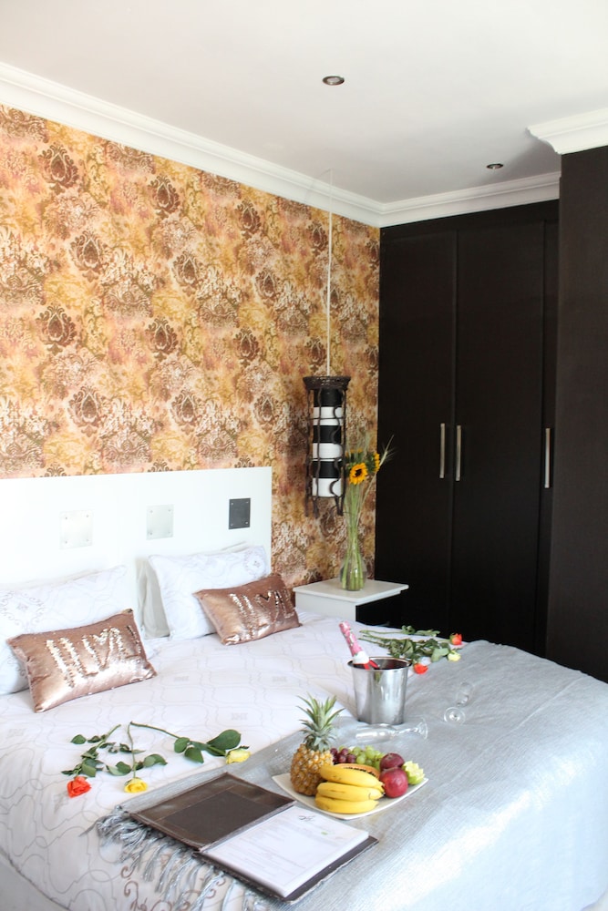 Deluxe Double or Twin Room, 1 King Bed photo 3