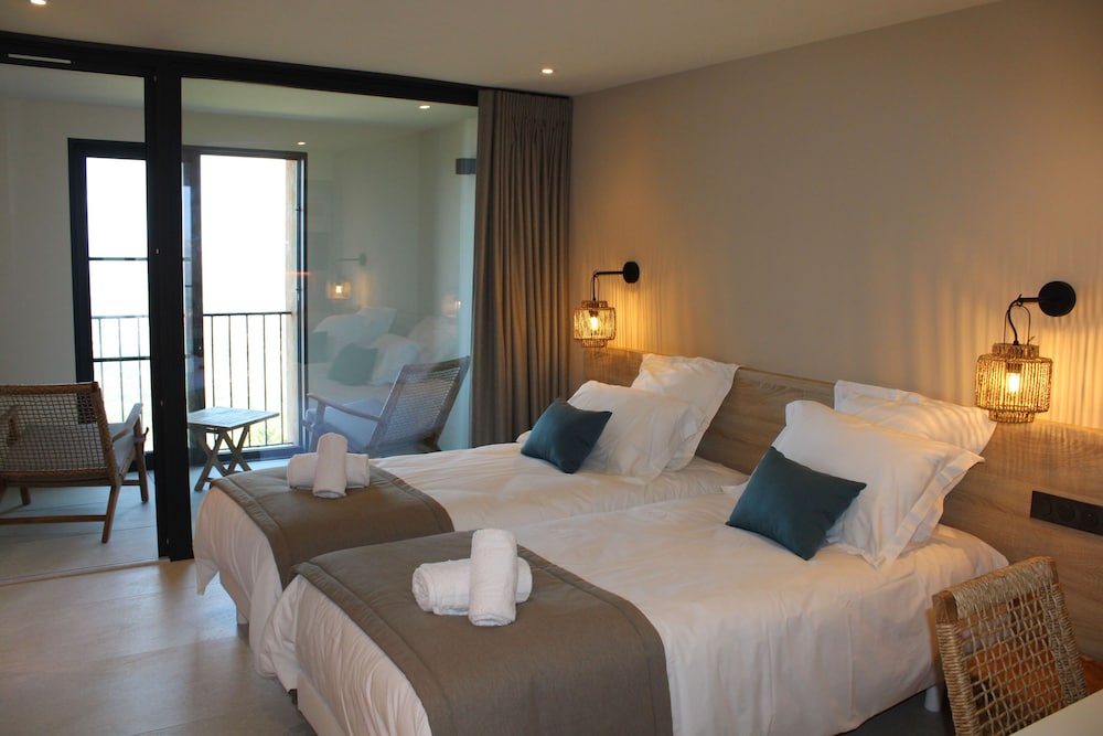 Twin Room, Balcony, Sea View photo 3