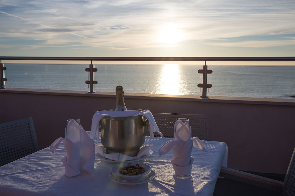 Superior Room, Sea View - Photo 1
