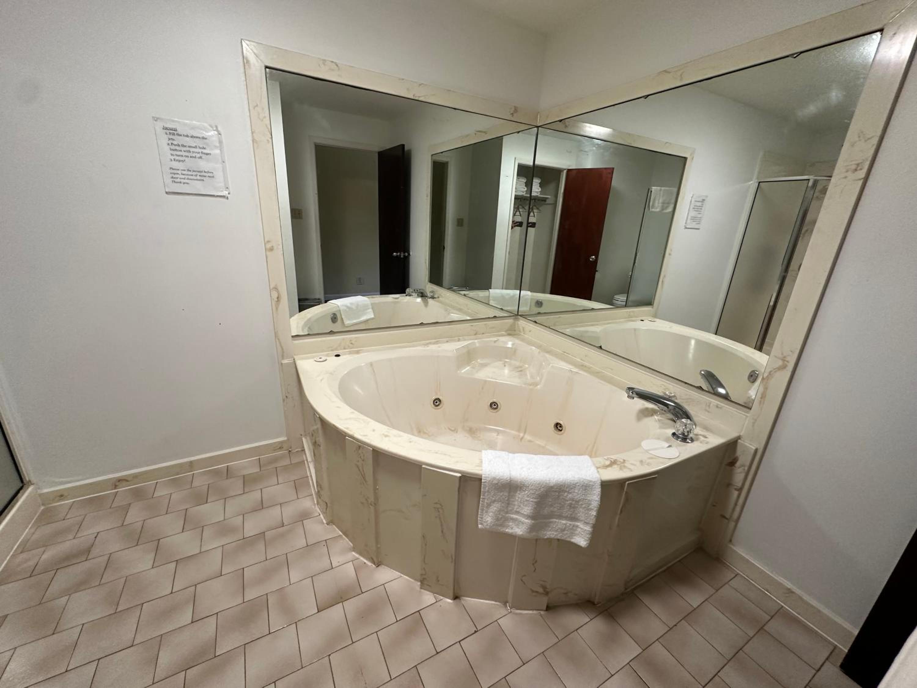 King Suite with Spa Bath photo 2