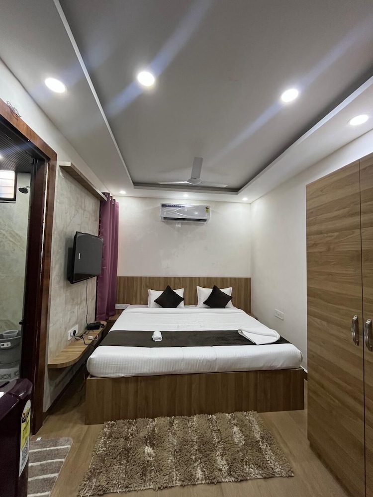 Classic Double Room, Garden View