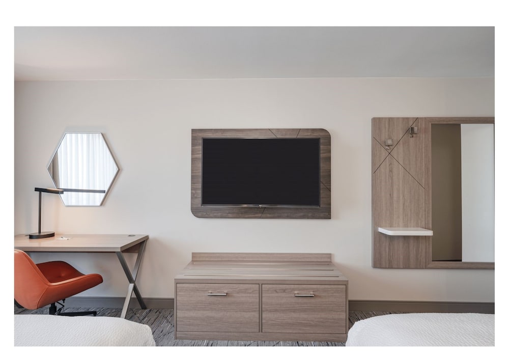 Standard Room, 2 Queen Beds - Photo 3