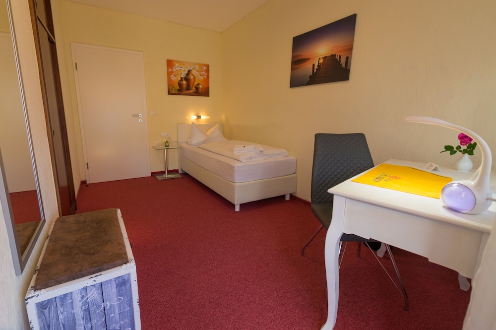 Single Room photo 2