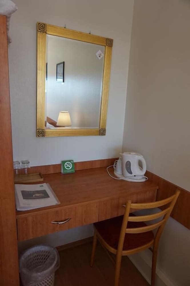 Twin Room, Private Bathroom photo 3