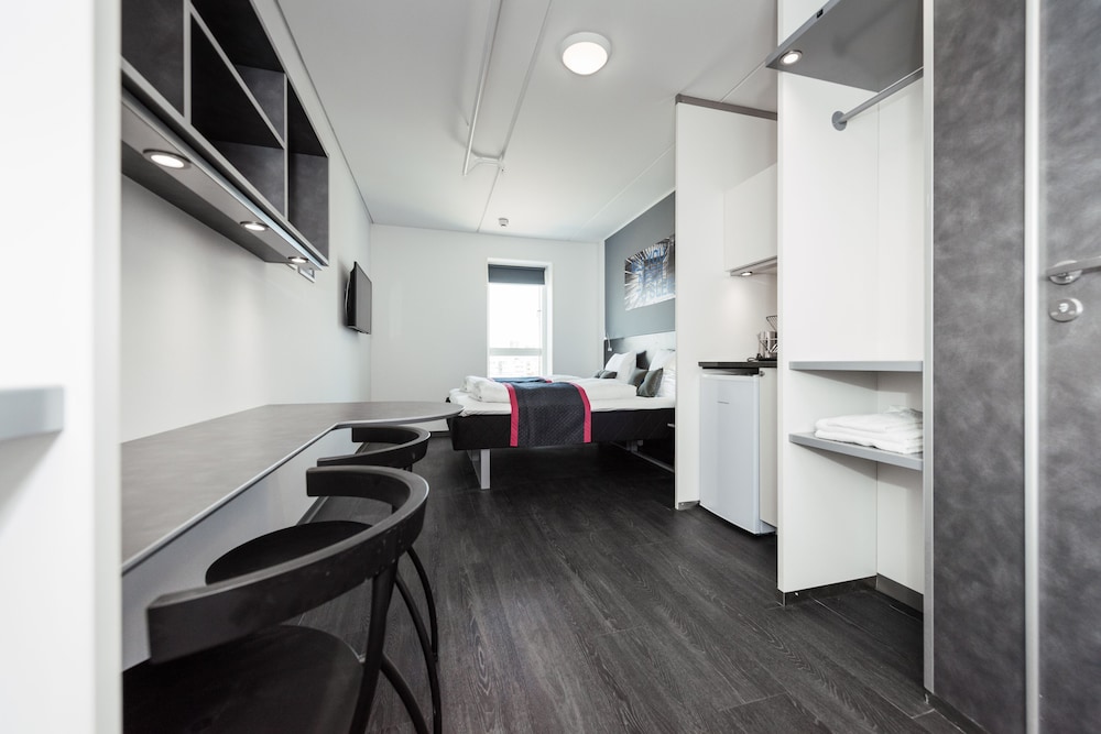 Studio, 2 Twin Beds, Kitchenette