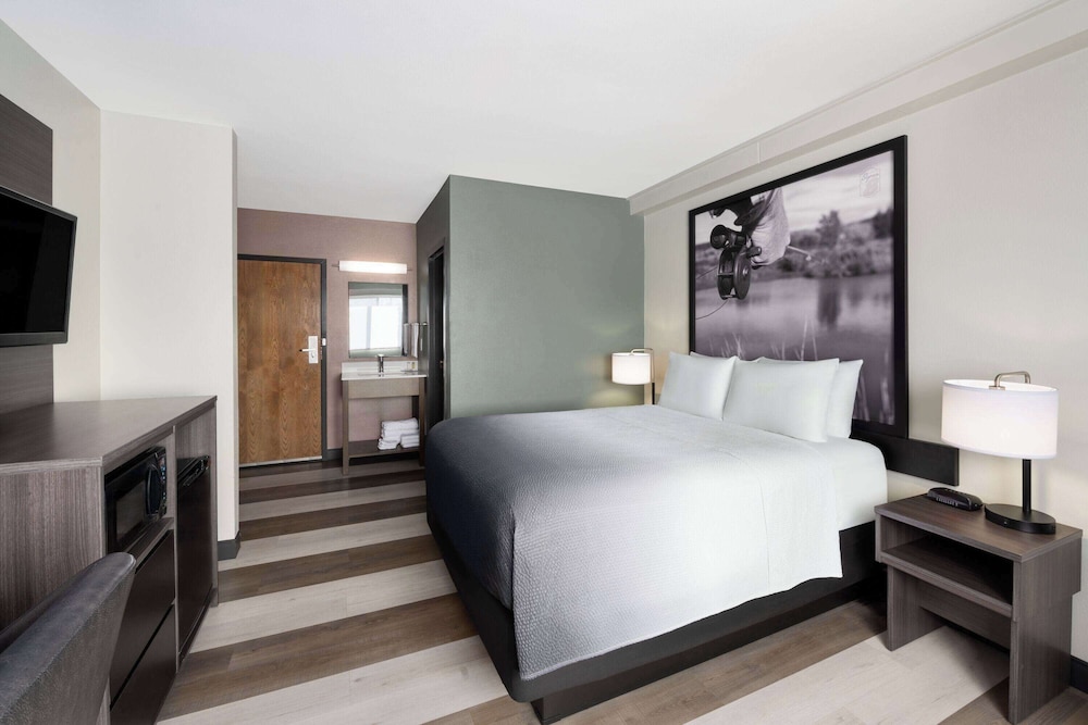 Standard Room, 1 Queen Bed - Photo 3