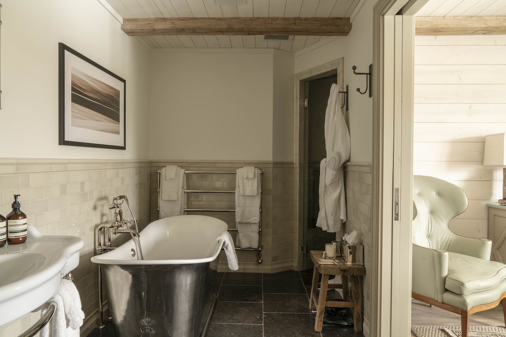 Room (Whetstone) photo 2