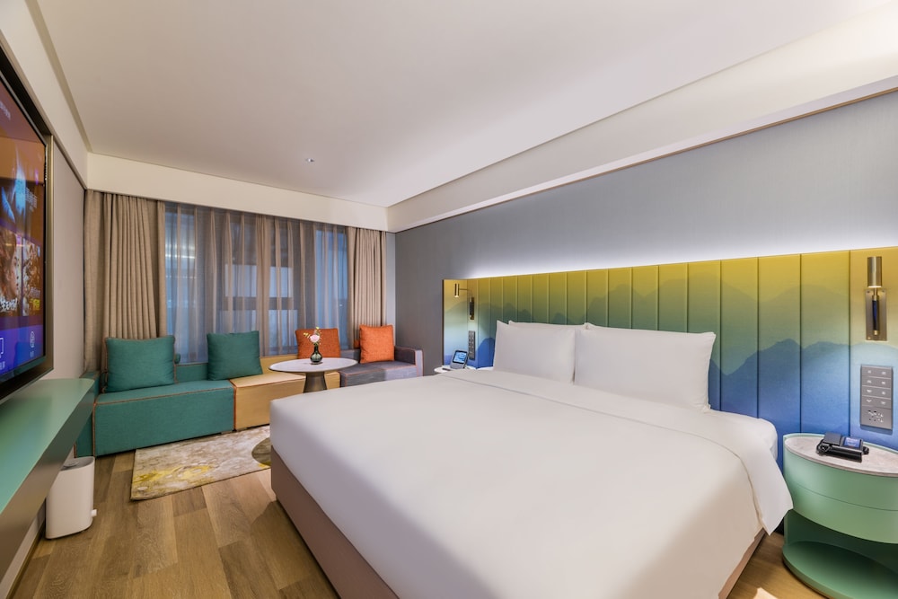 Deluxe Double Room, 1 King Bed, Non Smoking, Refrigerator