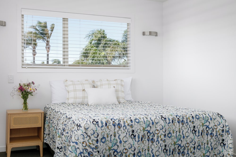 Compact 1 Bedroom Balcony photo 3