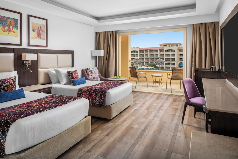 Junior Suite with Pool View