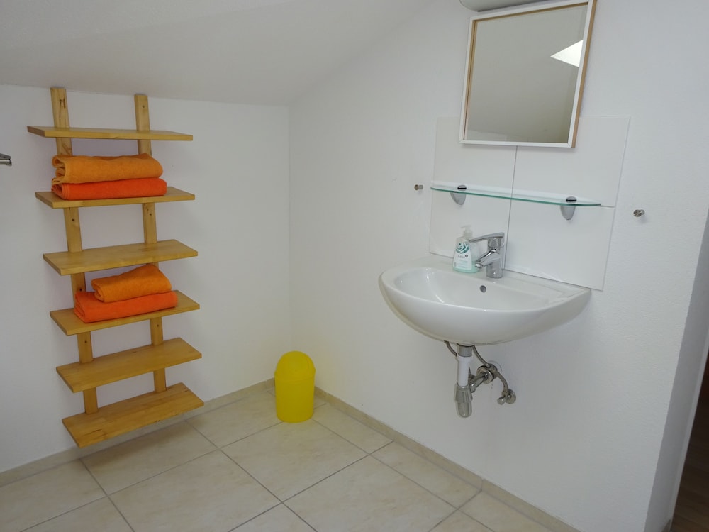 Apartment, 2 Bedrooms, Balcony (East) photo 2
