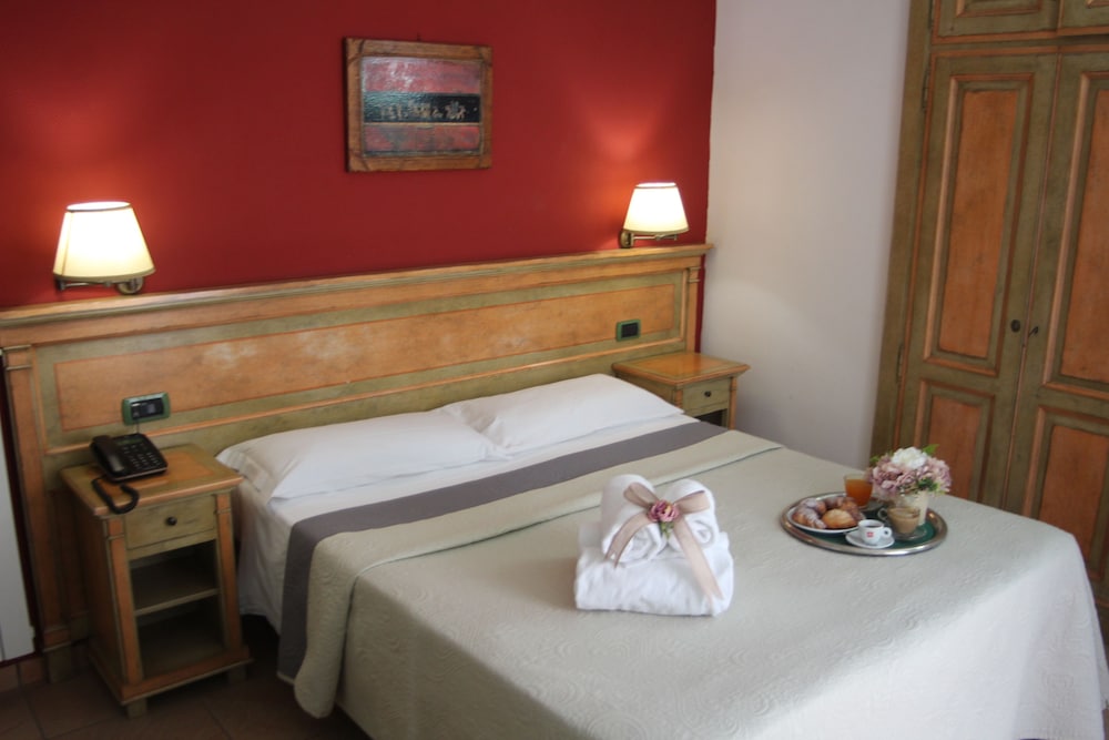 Double or Twin Room photo 1