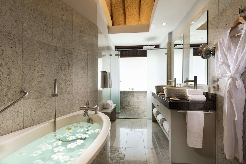 Bungalow, 1 King Bed, Private Pool, Garden Area