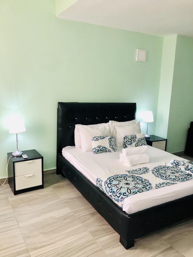 Deluxe Studio Suite