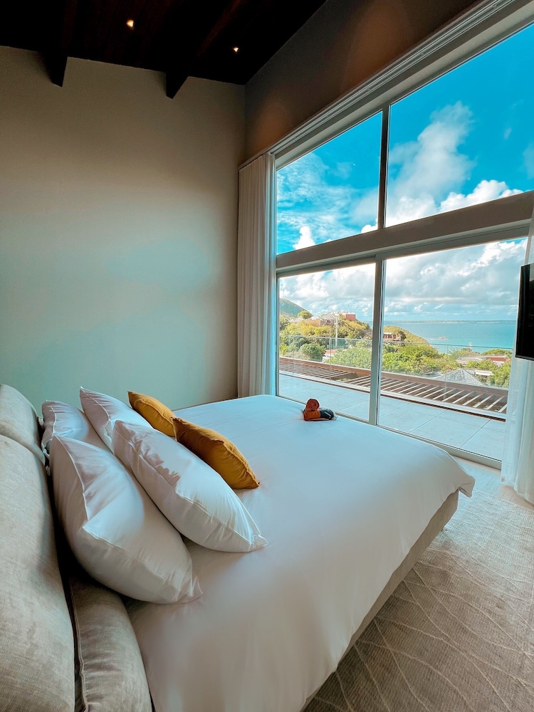 Deluxe Duplex, 2 Bedrooms, Hot Tub, Ocean View