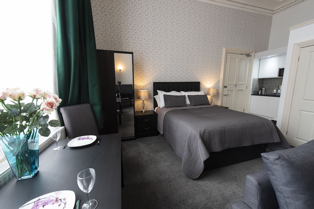 Junior Suite, 1 Double Bed, Non Smoking thumbnail 6