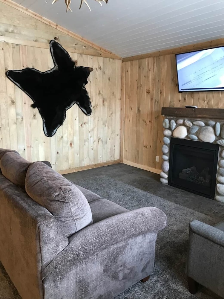 Family Cabin Unit #10 photo 3