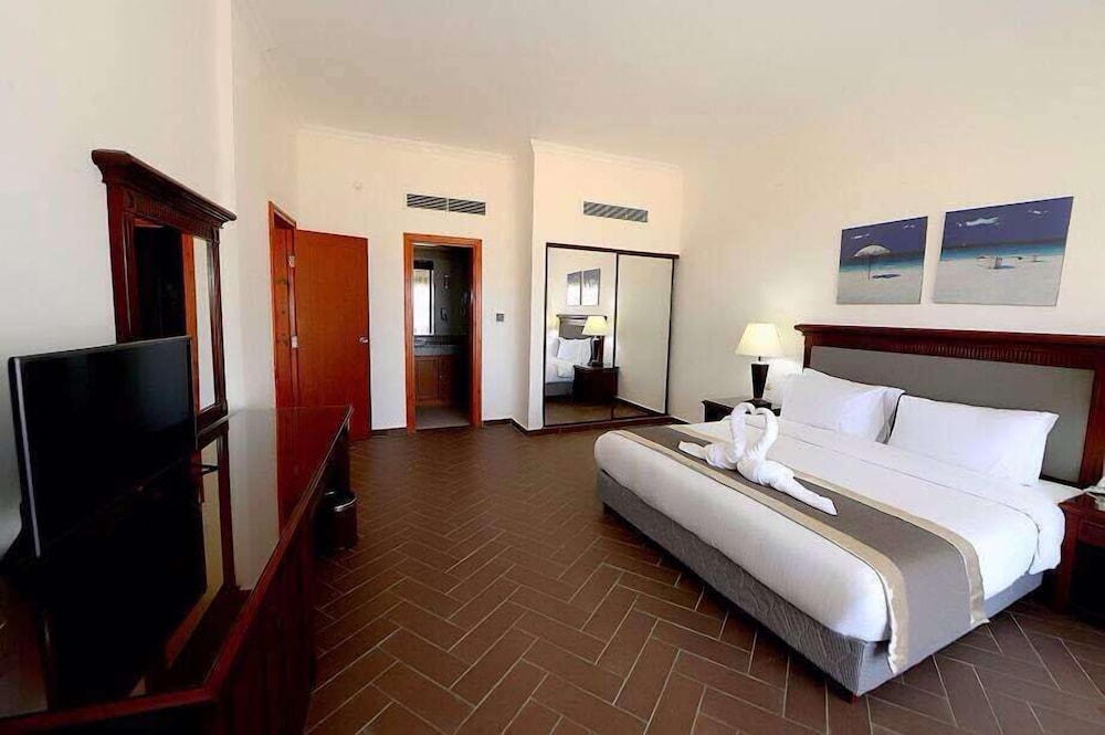 Double Or Twin Room, Pool View photo 3