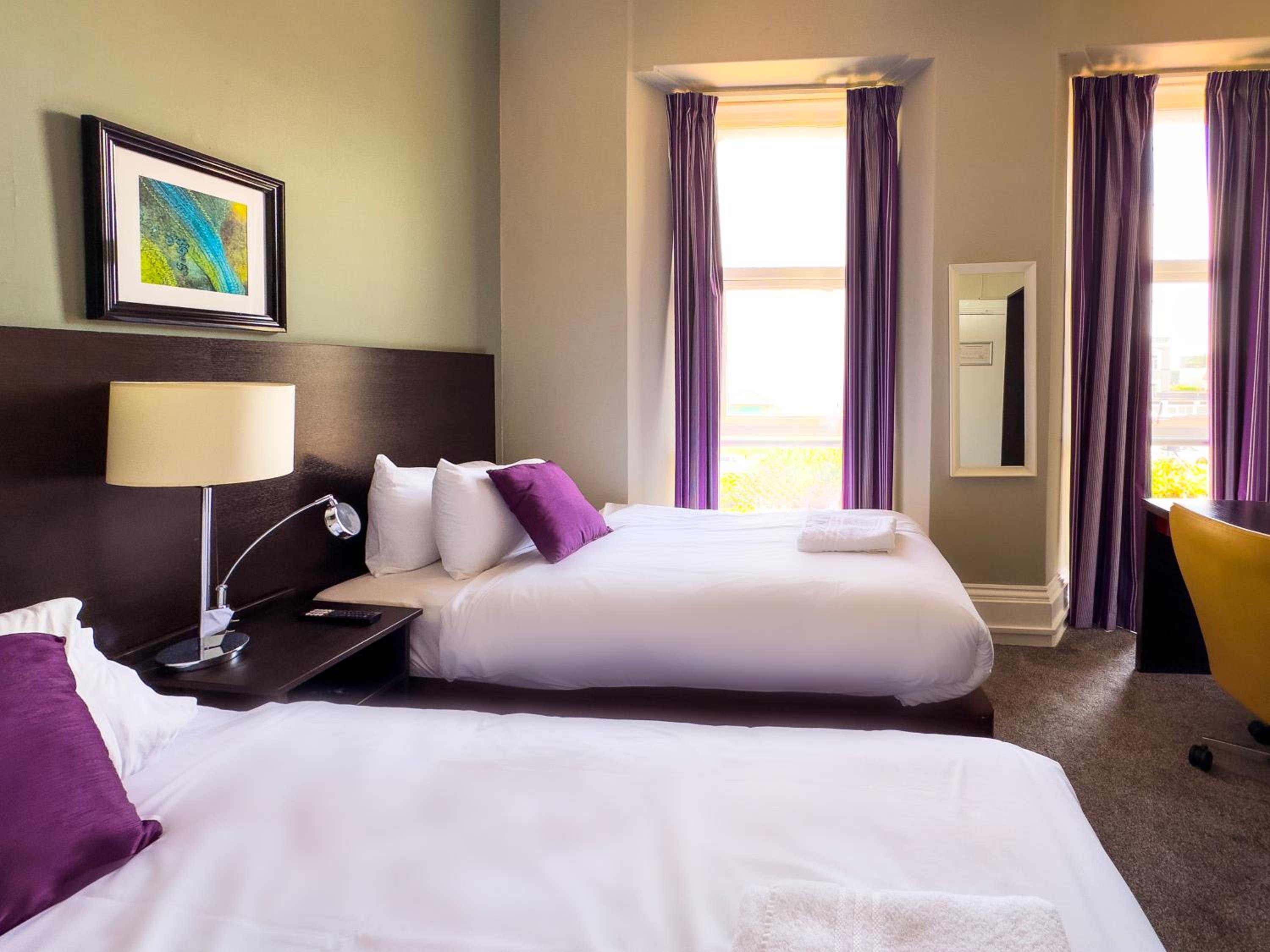 Twin Room with Sea View photo 3