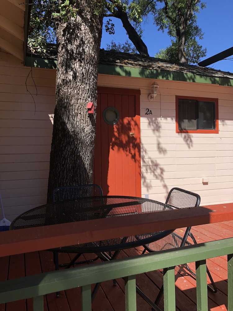 Junior Cabin, 1 Queen Bed, Non Smoking photo 3