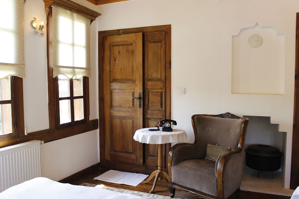 Basic Triple Room photo 3