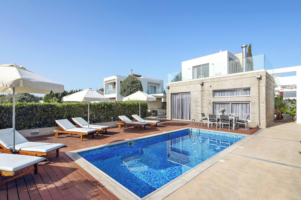 Villa (3 Bedrooms) photo 1