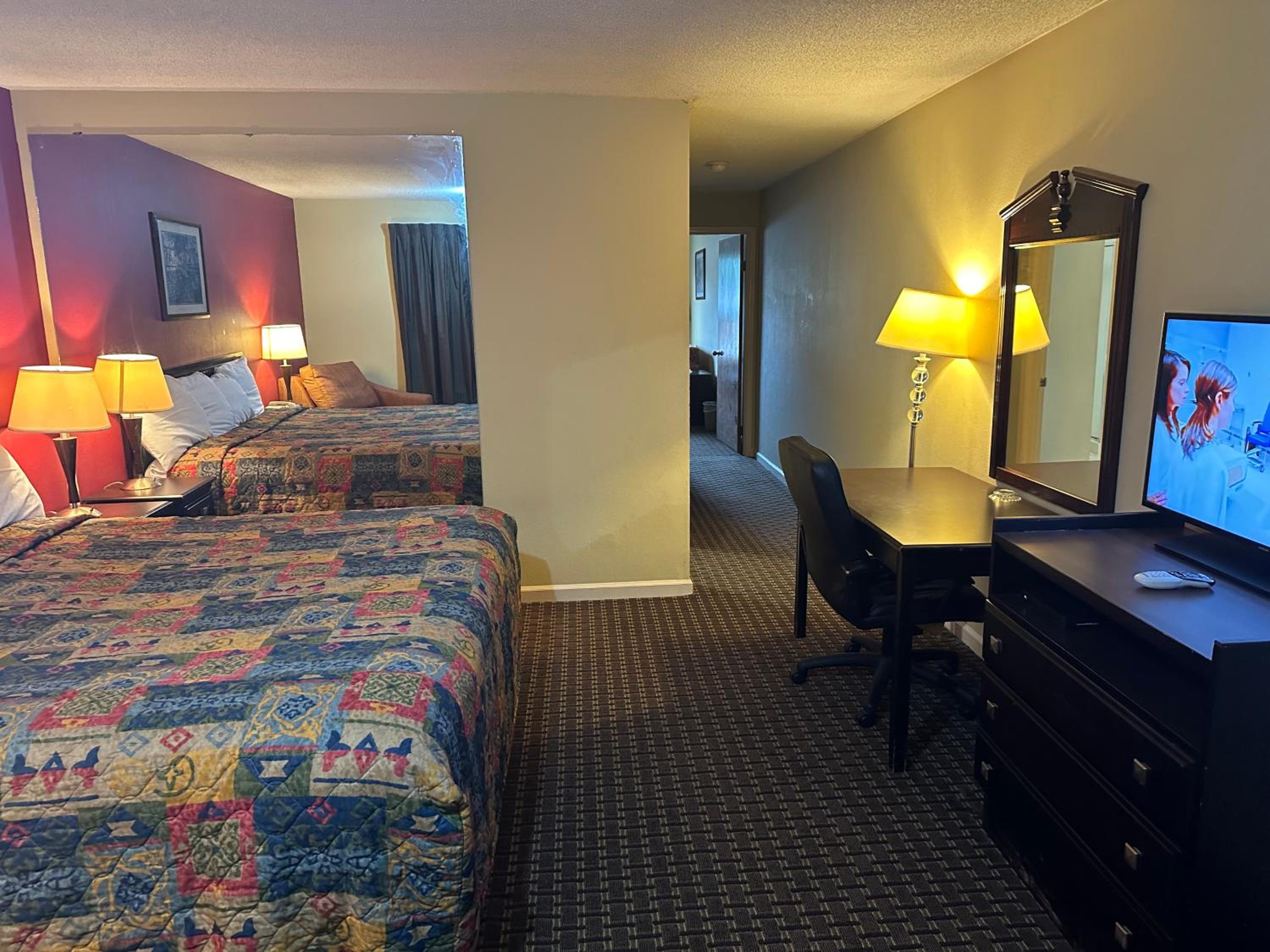 King Suite with Spa Bath photo 1